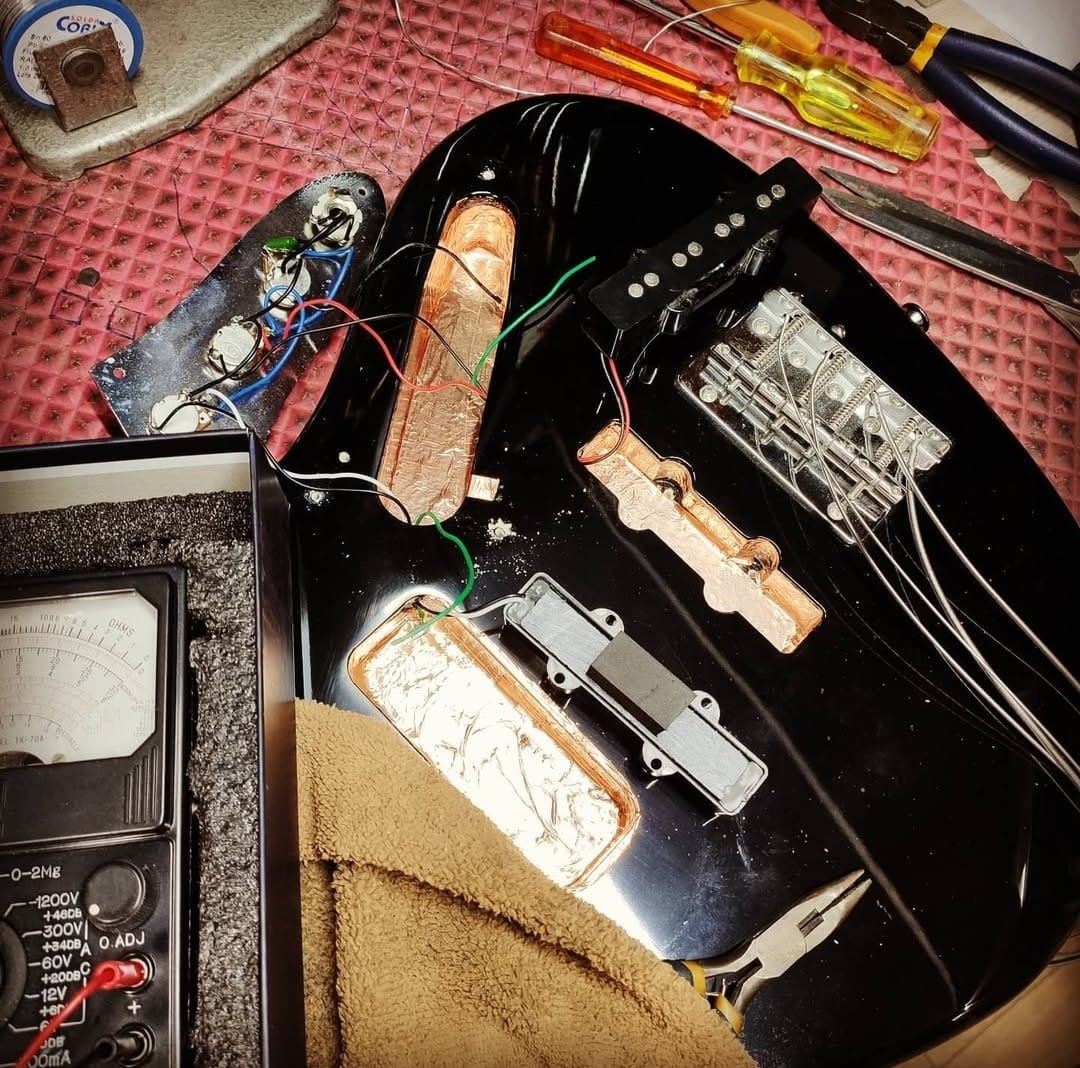 luthieria conserto de instrumentos musicais